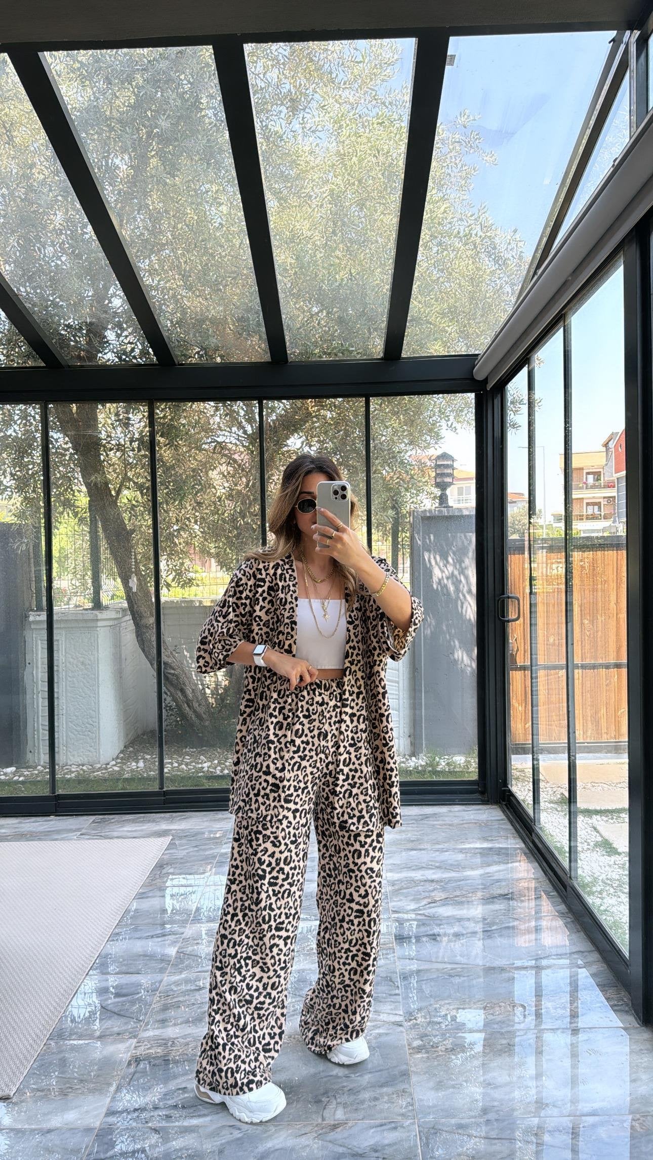 Zweiteiler im Leo-Look