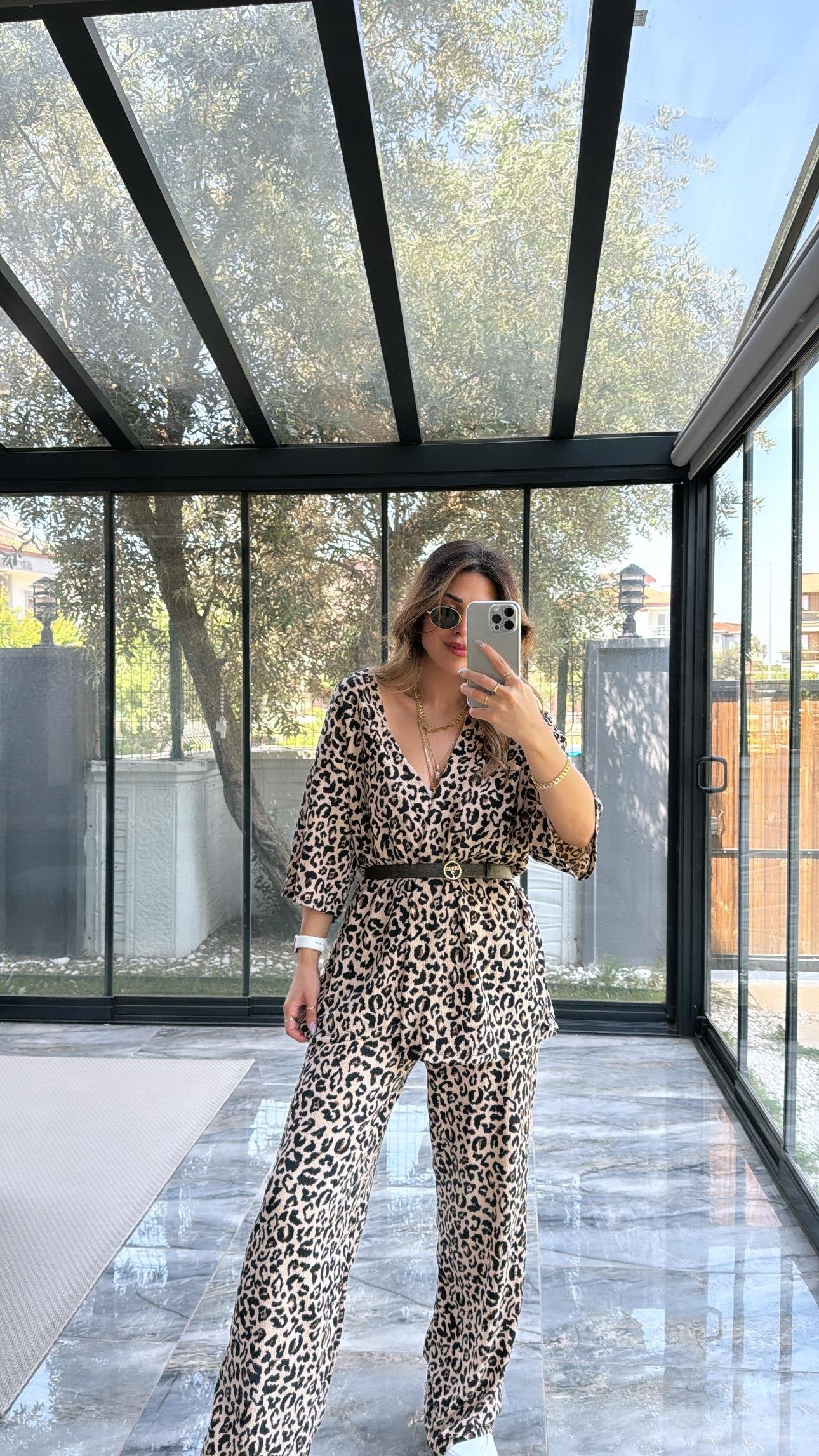 Zweiteiler im Leo-Look